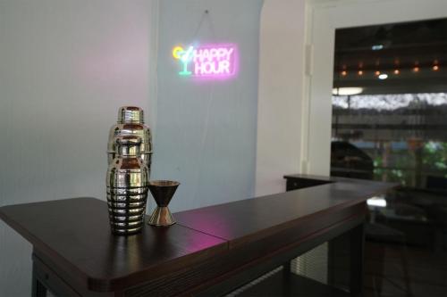 Outside Bar